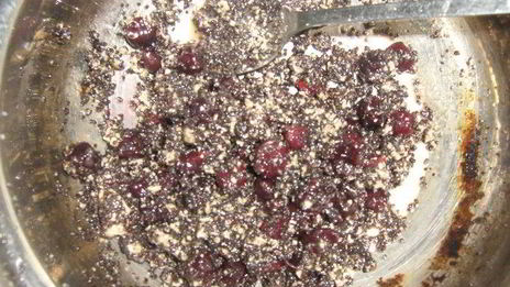 булочки-пирожки с маково-халвично-ягодной начинкой, постные