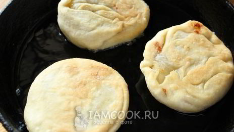 быстрые пирожки с курицей и брынзой