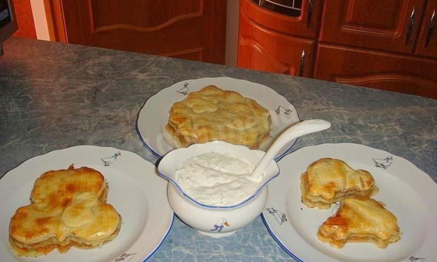 Рецепт фигурных пирожков из готового слоеного теста