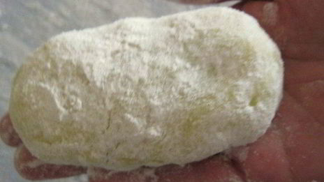 картофельные пирожки с грибным соусом