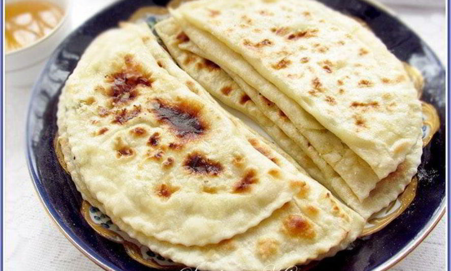 Рецепт кутабов с пикантной творожной начинкой