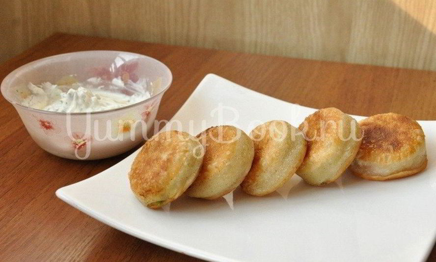 Рецепт мини-пирожков с брынзой и помидорами