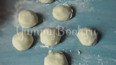 мини-пирожки с брынзой и помидорами