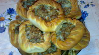 Открытые пирожки с мясом и рисом