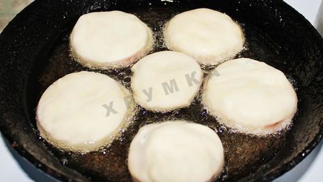 пирожки бомбочки с помидорами и сыром