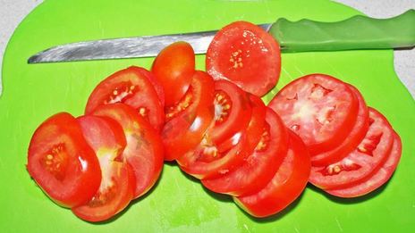 пирожки бомбочки с помидорами и сыром