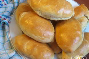 Пирожки дрожжевые с капустой и мясом