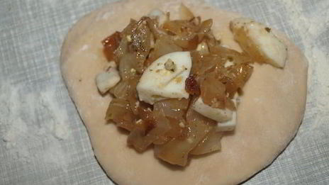 пирожки дрожжевые с капустой и мясом