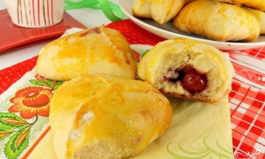 Рецепт пирожков духовых с вишней