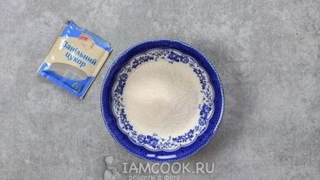 пирожки из слоеного теста с клубникой