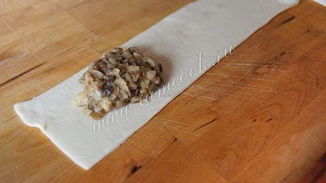 пирожки с грибами и сыром