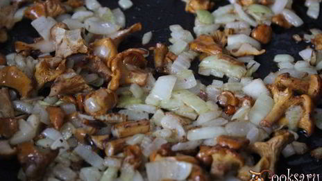 пирожки с картофелем и лисичками