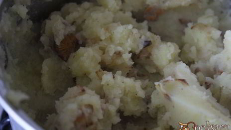 пирожки с картофелем и лисичками