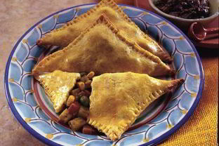 Пирожки с картофелем и овощами карри