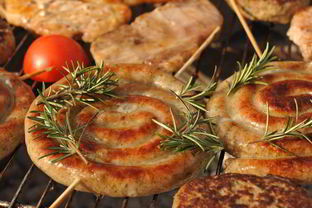 Пирожки с колбасой