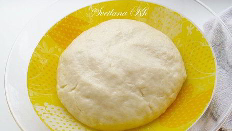 пирожки с мясом, капустой и помидорами