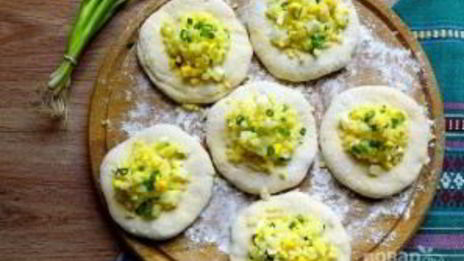 пирожки с рисом и яйцом жареные