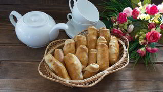 Пирожки с сосисками и сыром