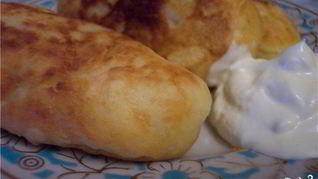 Пирожки с сосиской