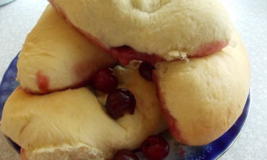 Рецепт пирожков с вишней
