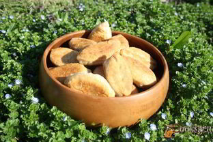 Пирожки с зеленым луком, сыром и яйцом