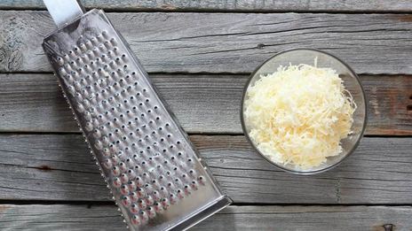 пирожки со шпинатом и кедровыми орешками