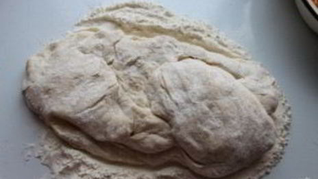 пирожки со сливой из дрожжевого теста