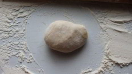 пирожки со сливой из дрожжевого теста