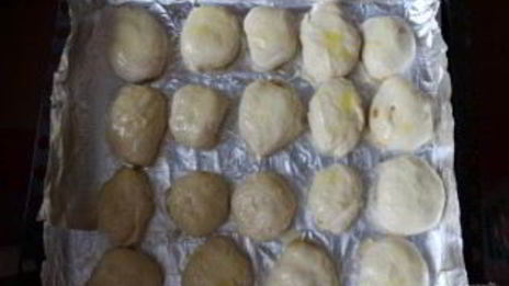 пирожки со сливой из дрожжевого теста