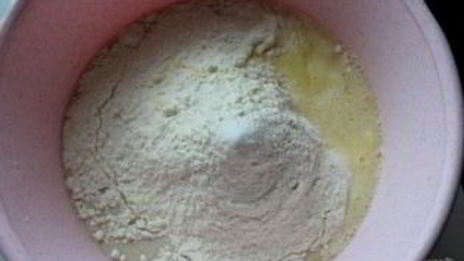 пирожки со сливой из дрожжевого теста