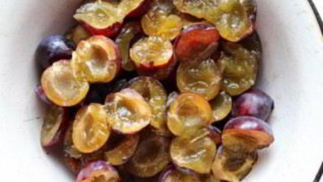 пирожки со сливой из дрожжевого теста