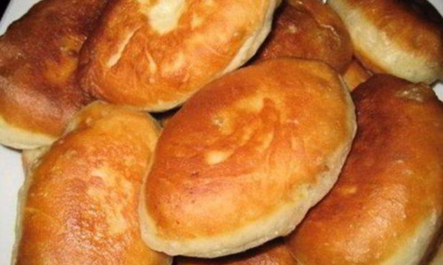 Рецепт пышных пирожков с луком и яйцом