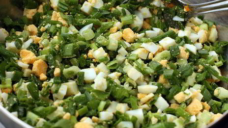 слоеные пирожки с яйцом и зеленым луком