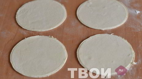 слоеные пирожки