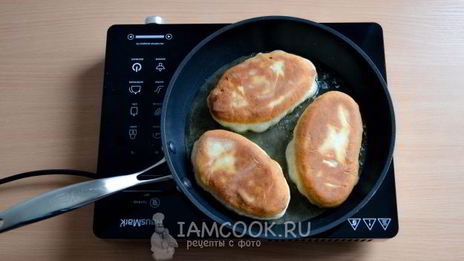 жареные пирожки из теста на кефире и соде
