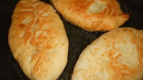 жареные пирожки из заварного дрожжевого теста