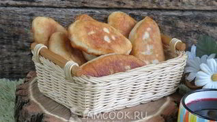 Жареные пирожки с капустой и яйцом