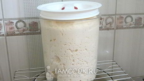 жареные пирожки с капустой и яйцом