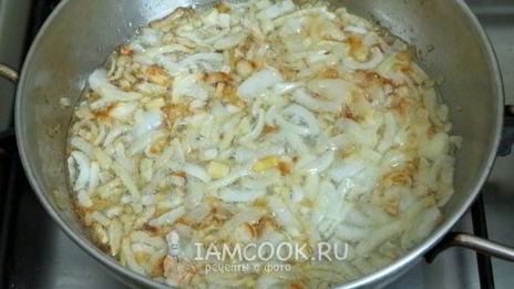 жареные пирожки с капустой и яйцом