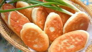 Жареные пирожки с куриной грудкой