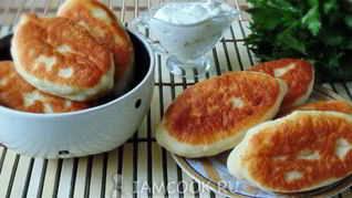 Жареные пирожки с мясом и грибами