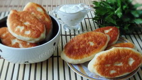 жареные пирожки с мясом и грибами