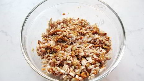 жареные пирожки с мясом и грибами