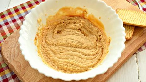 быстрое пирожное из печенья и сгущенки