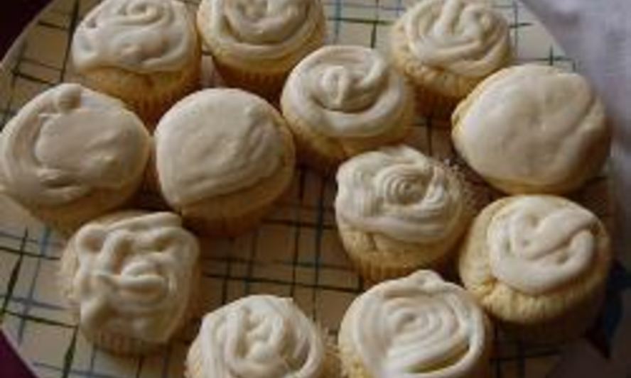 Рецепт лимонных пирожных капкейков с лимонной помадкой