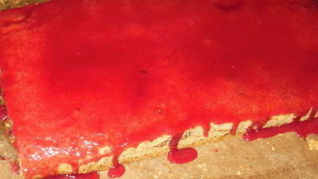 песочное пирожное малинка