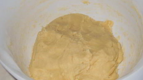 песочное пирожное малинка