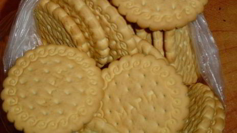 пестрое пирожное