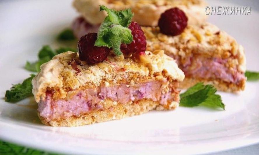 Рецепт пирожного-безе со сливочно-творожно-малиновым кремом