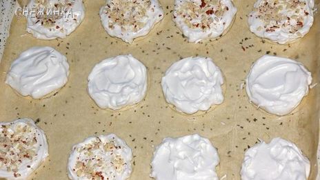 пирожное-безе со сливочно-творожно-малиновым кремом